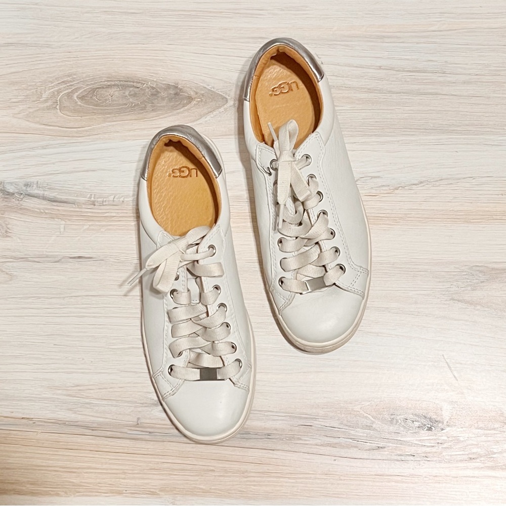 White leather sneakers, women’s 9